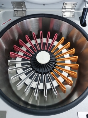 เสียงรบกวนต่ำเกินความเร็ว PRP PRF Centrifuge TD-24K การควบคุมไมโครโปรเซสเซอร์สำหรับการ์ดกรุ๊ปเลือด