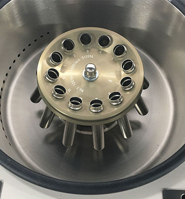 Cence L600-A เซ็นทริฟิวเจอร์ความเร็วต่ํา 6000 รอบ / นาที 5120xg สําหรับการแยกเลือด