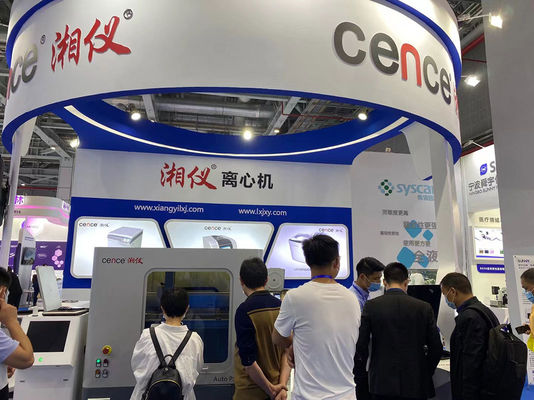 เครื่องหมุนเหวี่ยงสารแช่เย็นความเร็วสูง 25000 รอบต่อนาที พร้อม RCF 50560xg และความจุ 6x100 มล. สำหรับใช้ในห้องปฏิบัติการ